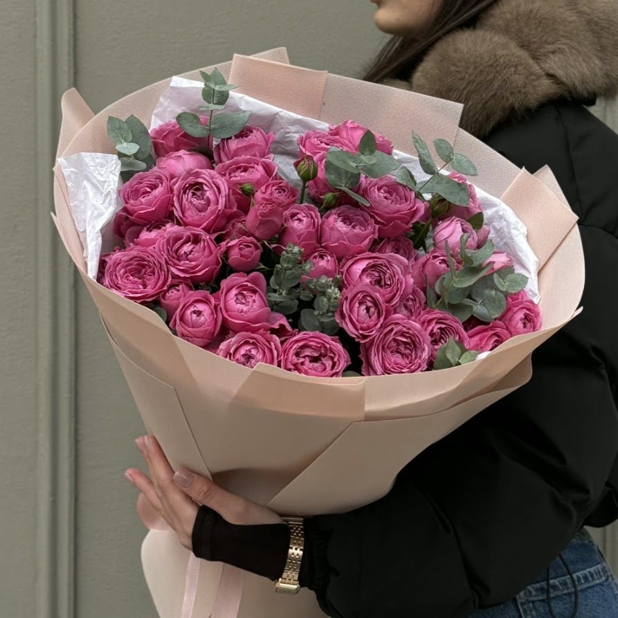 Пионовидная кустовая роза Мисти 11шт